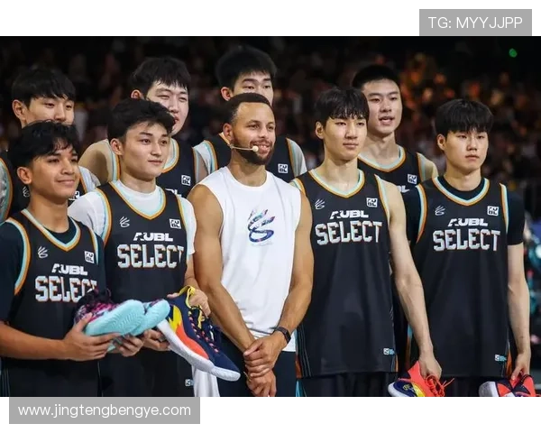 库里谈频繁更换战靴称正努力收集更多好用优质球鞋曾上脚中国品牌